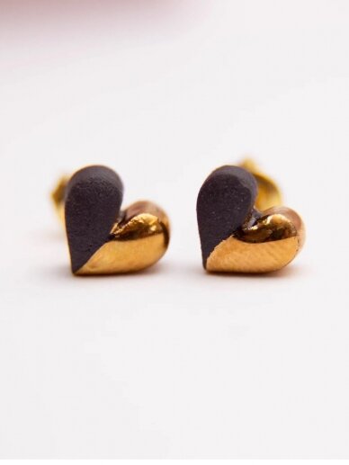 BLINC BLINC Širdelės - juodo porceliano auskarai su aukso liustra